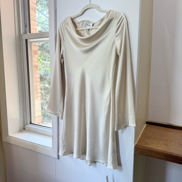 NWT Reformation Pike Satin Dress Mini Short Long Sleeve Almond Cream Medium - Picture 7 of 16